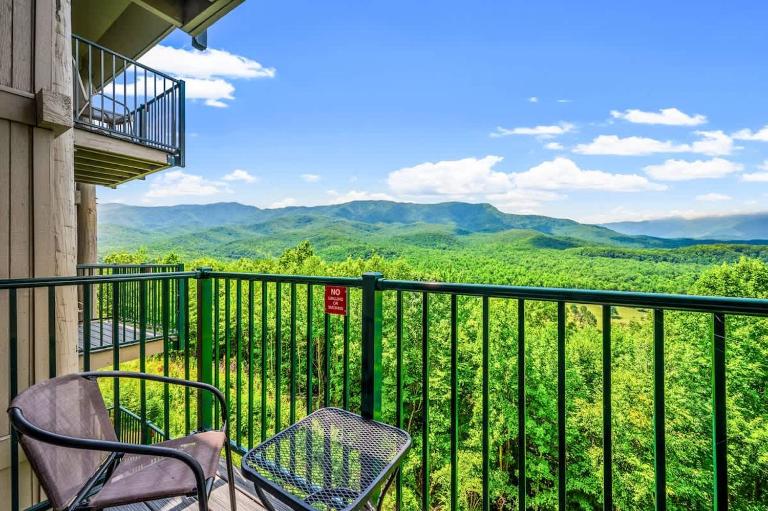 Pinewood Escape - B&B Gatlinburg