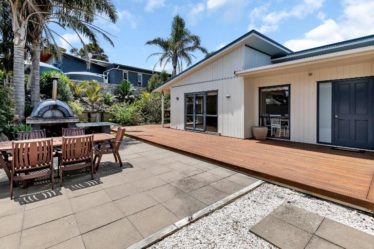 Sunshine on Seabreeze - Mangawhai Heads Bach - Bed and Breakfast Mangawhai