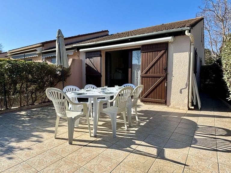 Maison 2 pièces mezzanine dans résidence avec piscine 6 couchages AR440-072 - B&B Argeles