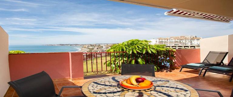 Panoramic Sea Views & Carvajal Beach & Restaurant - Bed and Breakfast Benalmádena