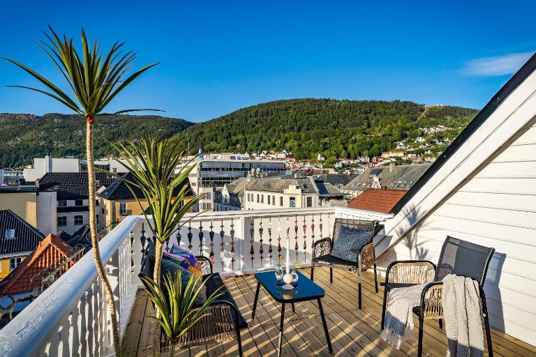 The Townhouse Dream I Must See Views! - B&B Bergen