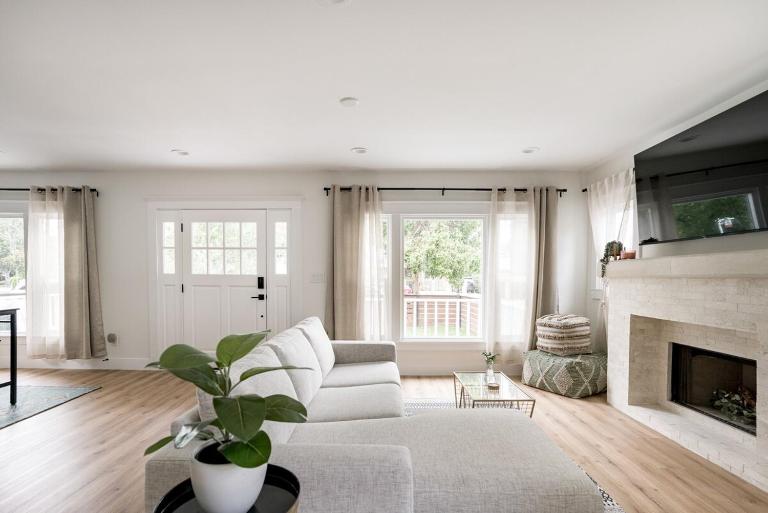 Charming Hollywood Bungalow with Private Parking - B&B Los Angeles