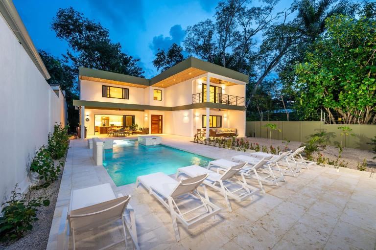 Modern New Villa in Playa Potrero Close to Beach - B&B Potrero