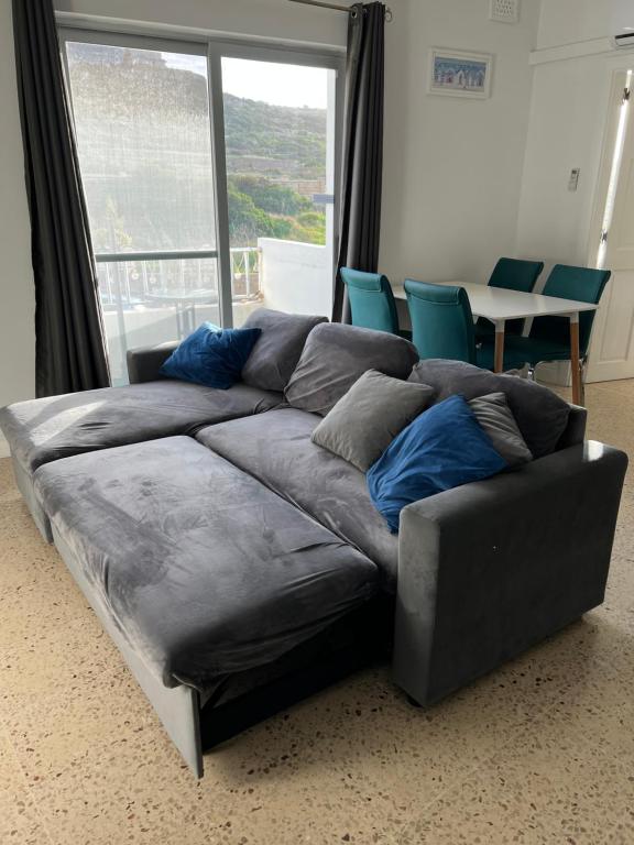 Cosy Seaside 1BR Apartment, AC, Open Views - Ferienwohnung Mellieha