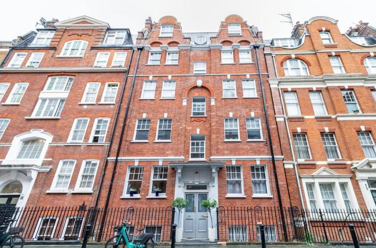 City Centre Garden Flat - B&B London
