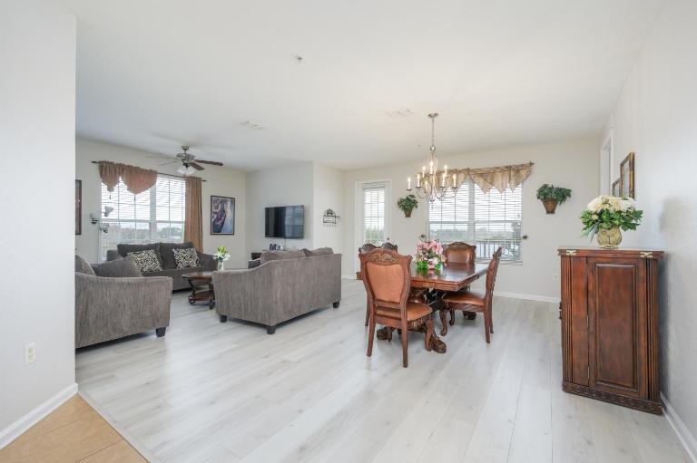 Epic Universe Vista Cay Lakeview Condo - 1019 - Bed and Breakfast Orlando