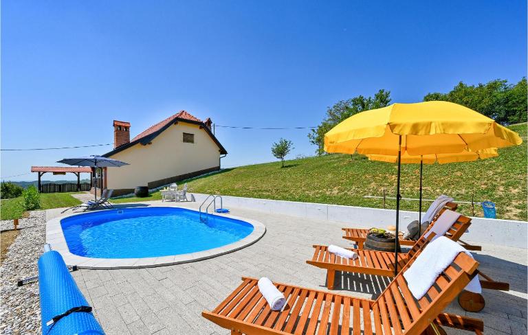 Pet Friendly Home In Slavetic - Bed and Breakfast Slavetić