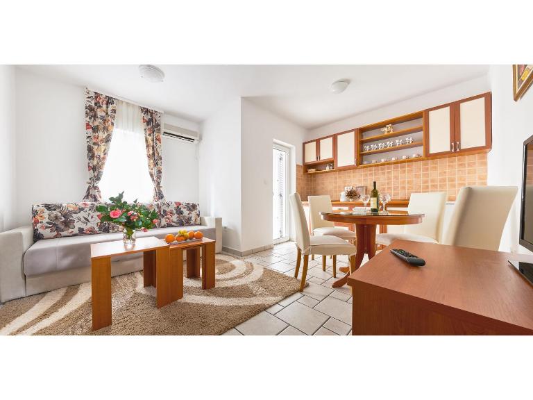 Blue Mare Apartment - B&B Petrovac na Moru