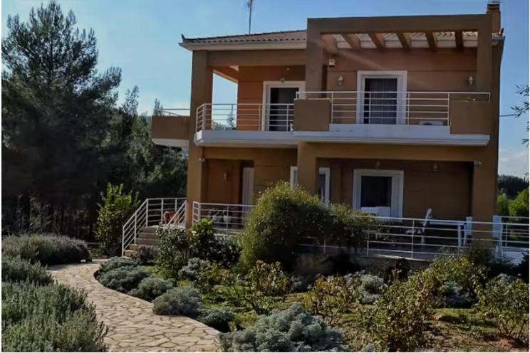 Villa Tranquility, Private Villa, 40 km from Athens, Oropos, Greece - B&B Skala Oropou