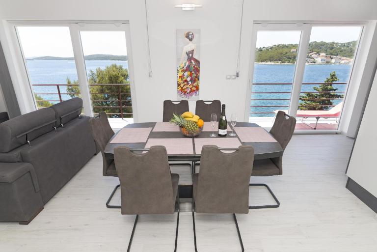 Rozali Tisno Apartments - B&B Tisno