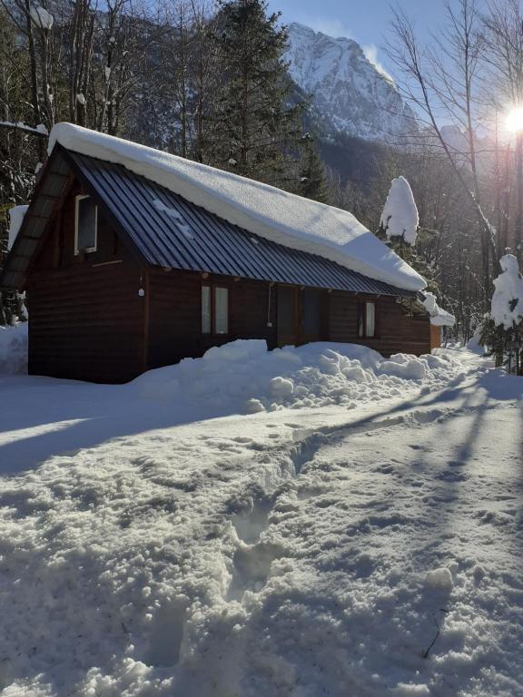 Guesthouse Dioni - Ferienwohnung Valbonë