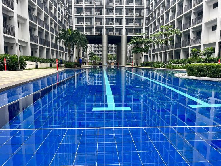Cozy Apartment in Mall of Asia - Bed and Breakfast Manilla