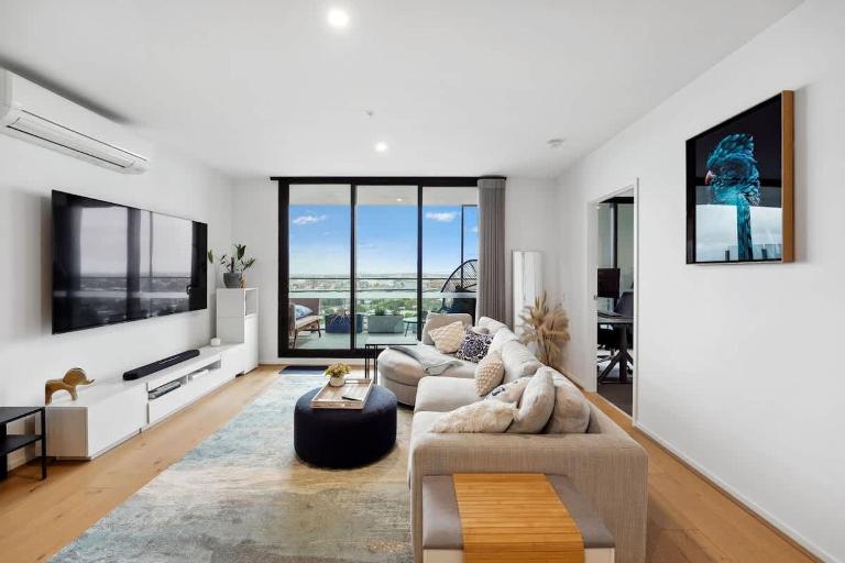 Riverina - Ultimate Footscray Getaway with parking - B&B Melbourne
