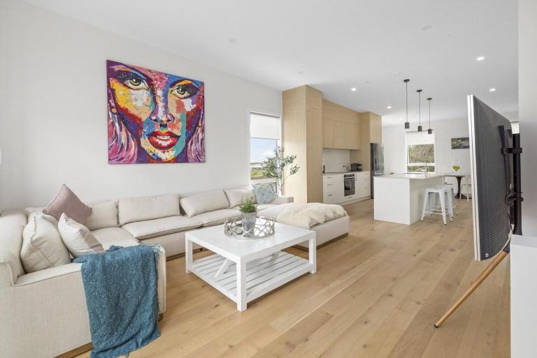 Stunning executive family home! - B&B Paraparaumu