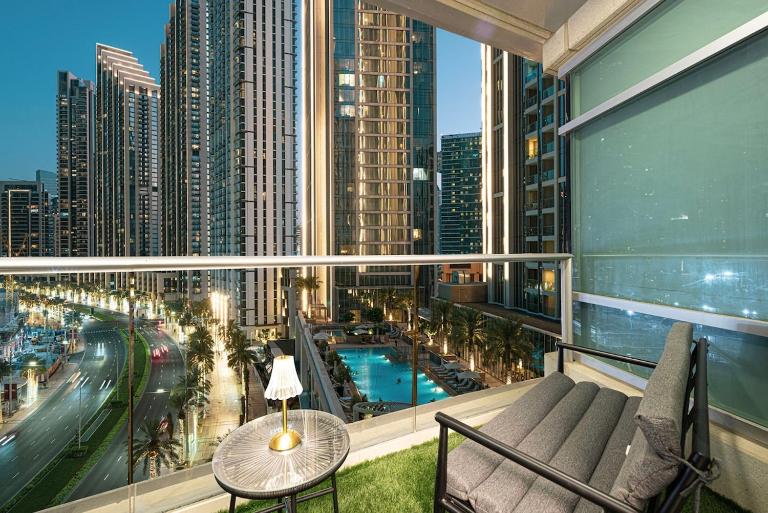 Beautiful 2 BR Apartment next to Opera I Burj View - Ferienwohnung Dubai