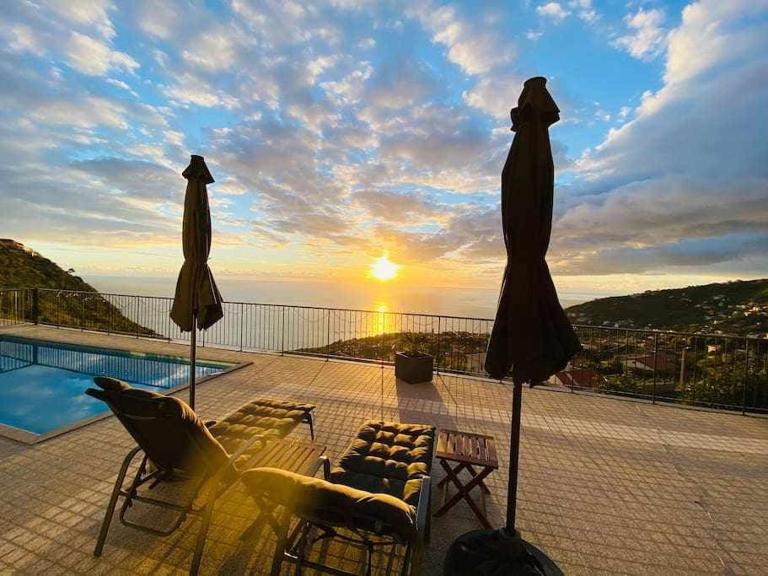 Shangri Sol - Holiday house - B&B Arco da Calheta