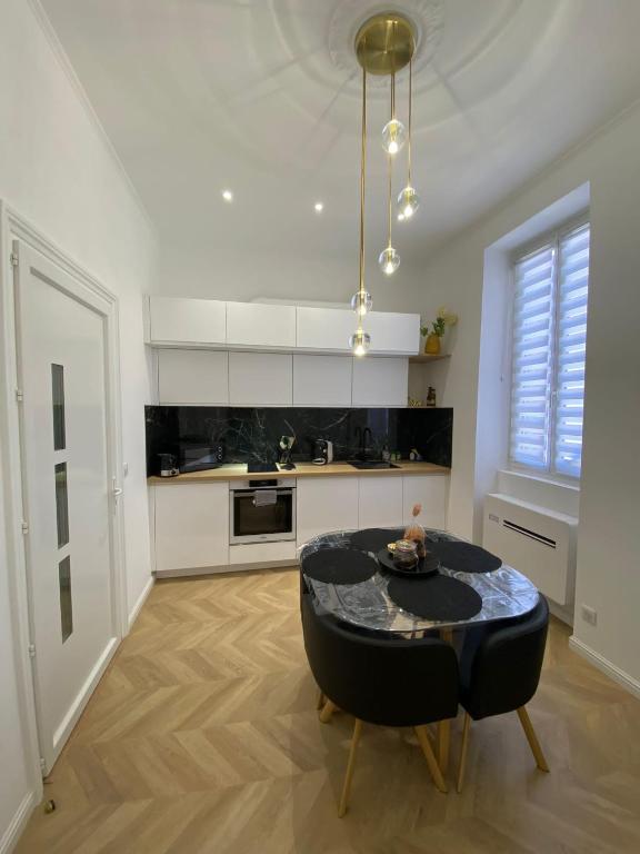 Grand T2 Cours Napoléon A - B&B Ajaccio
