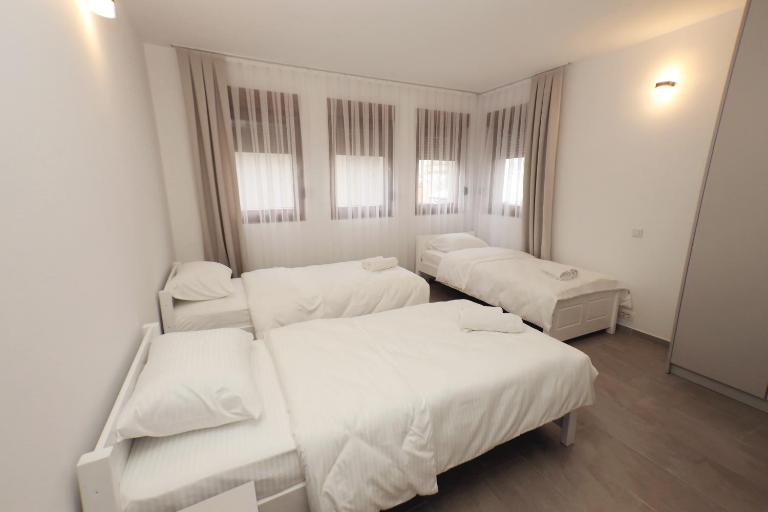 Livinn-Family Room - Bed and Breakfast Prizren