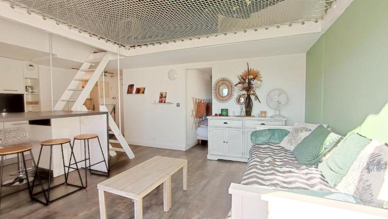 Charmant appartement à 50m des plages - Bed and Breakfast Saint-Raphaël