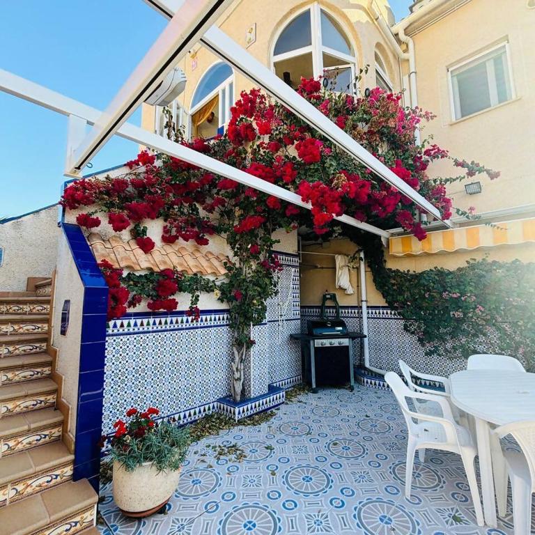 Casa de Los Angeles by Rental Hero - B&B Los Alcázares