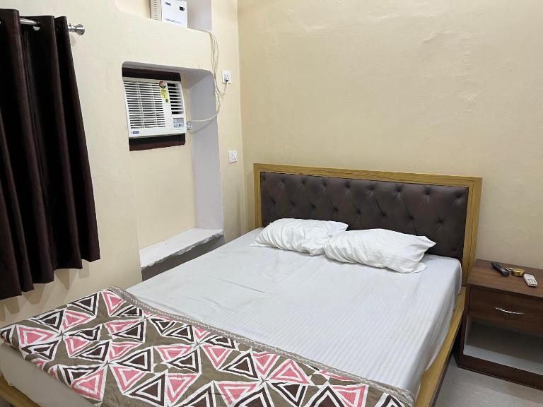 Stay in Someshwar - B&B Varanasi