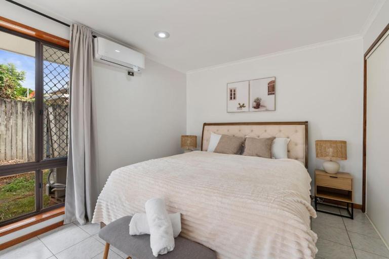 Affordable 1Bed Studio Close to Malls and Transit - Bed and Breakfast Brisbane