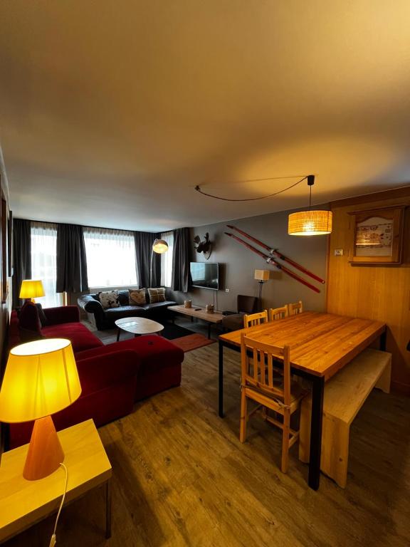 Résidence LA POUDREUSE - Hyper centre - Apt 3 Pièces 75 M2 - by MONTBLANC LODGE - Ferienwohnung Val-d'Isère