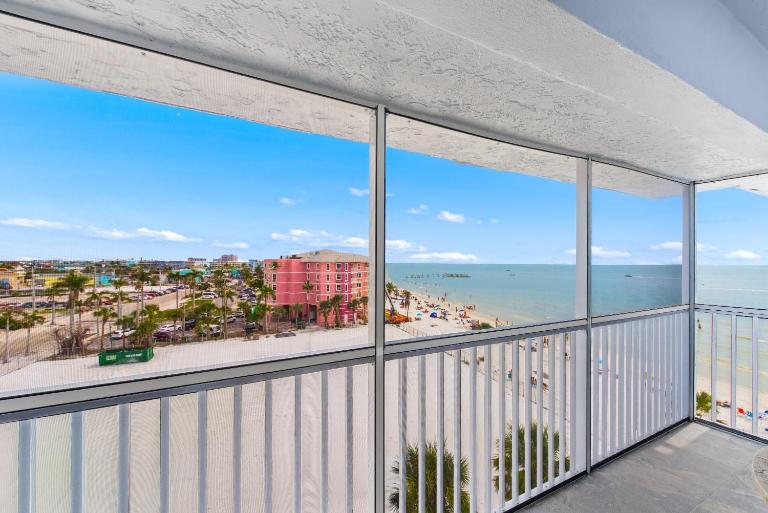 Bel Air Beach Club Penthouse 503 by Sun Palace Vacations - B&B Fort Myers Beach