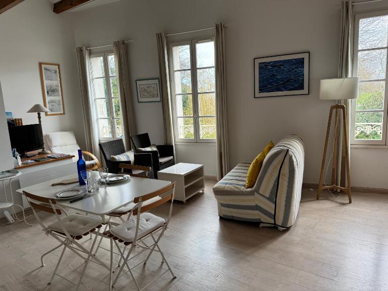 ღ Atgier - Au cœur du port, Spacieux et Wifi - B&B Saint-Martin-de-Ré