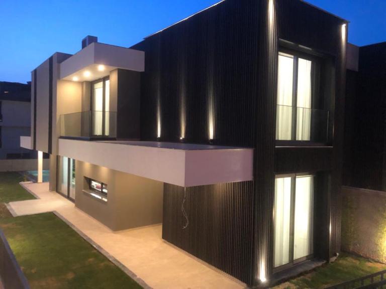 Villa merkez havuzlu odalarbanyolu - Chambres d'hôtes Çeşme