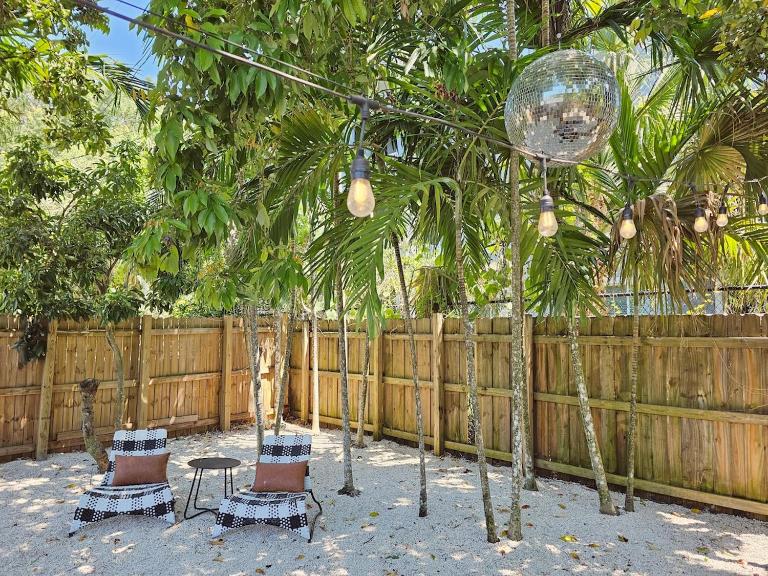 Casa Eden - Half mile to Lauderdale Marine Center - 4 bedrooms - 2 bathrooms - B&B Fort Lauderdale