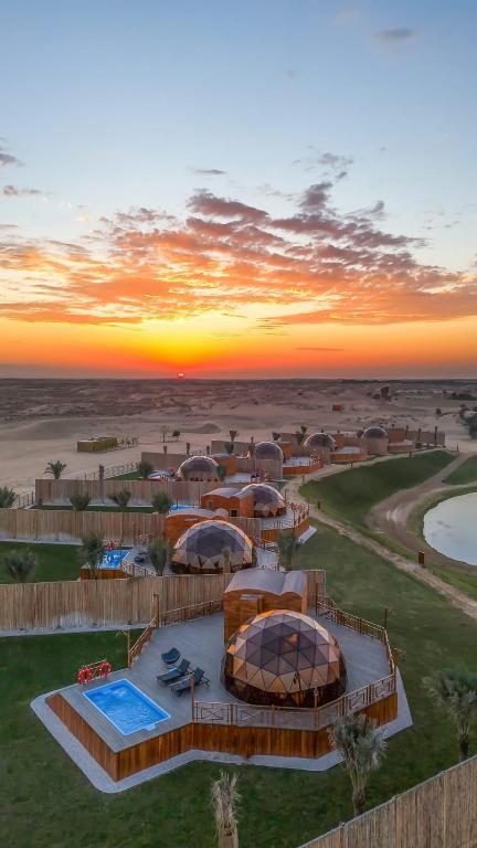 Al Marmoom Dome Luxury Desert Experiential Stay - B&B Dubai