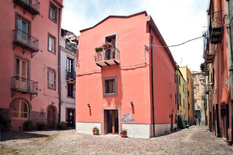 Ada's guest house - Chambres d'hôtes Bosa