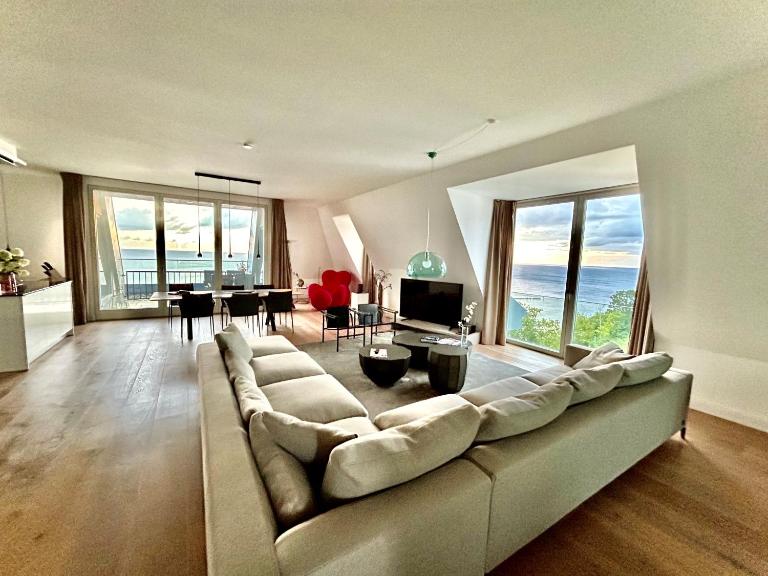 FIRST im FIRST Sellin, Penthouse Meer & Meer mit phänomenalem Ostseeblick - B&B Sellin
