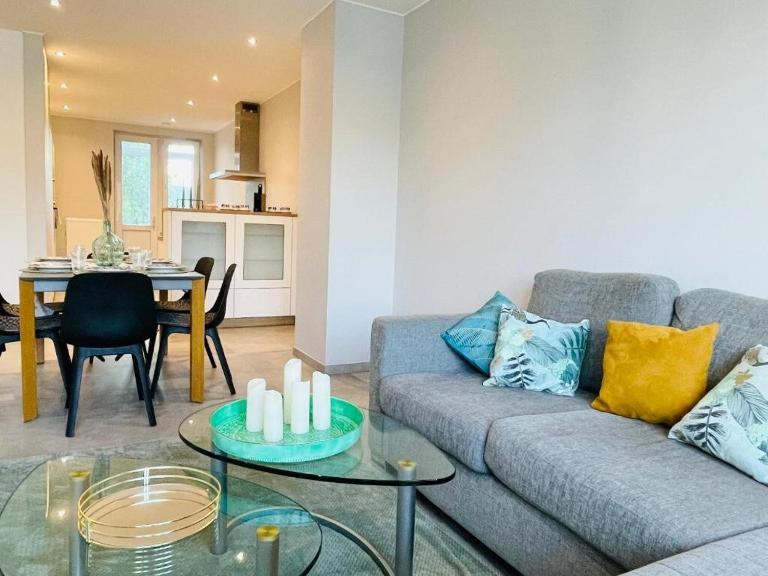 Spacious 3 bedrooms w parking in Limpertsberg - Bed and Breakfast Luxemburg
