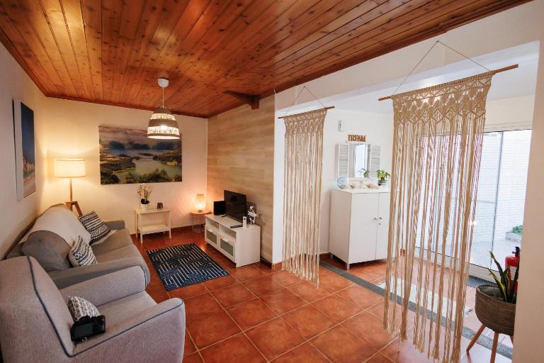 Cozy Beach House - B&B Ribeira Grande