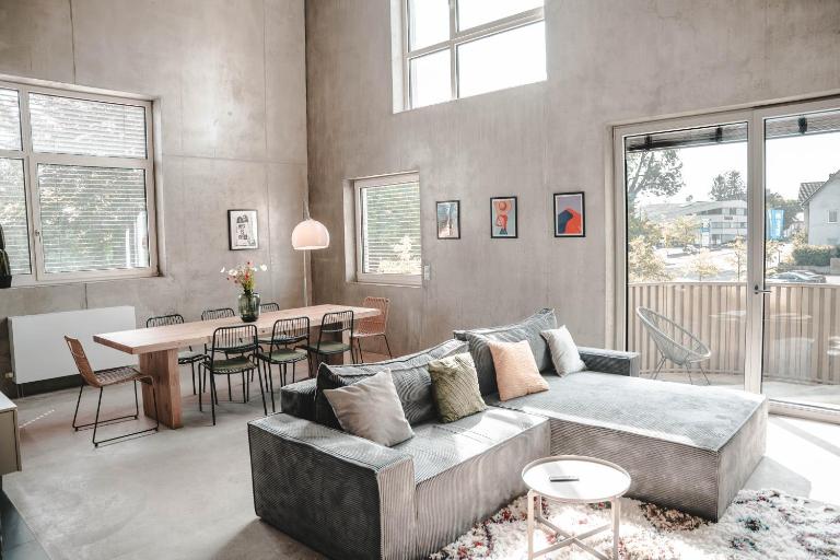Sunset Club - LOFT - 155 m2 Sichtbeton - Zentral - Chambres d'hôtes Memmingen
