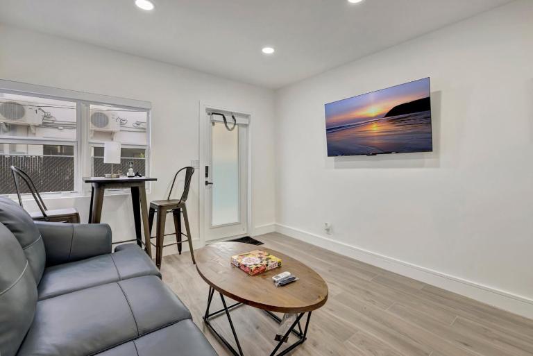 Banyan St 1BR 1BA off Las Olas - Steps to Beach #2 - B&B Fort Lauderdale