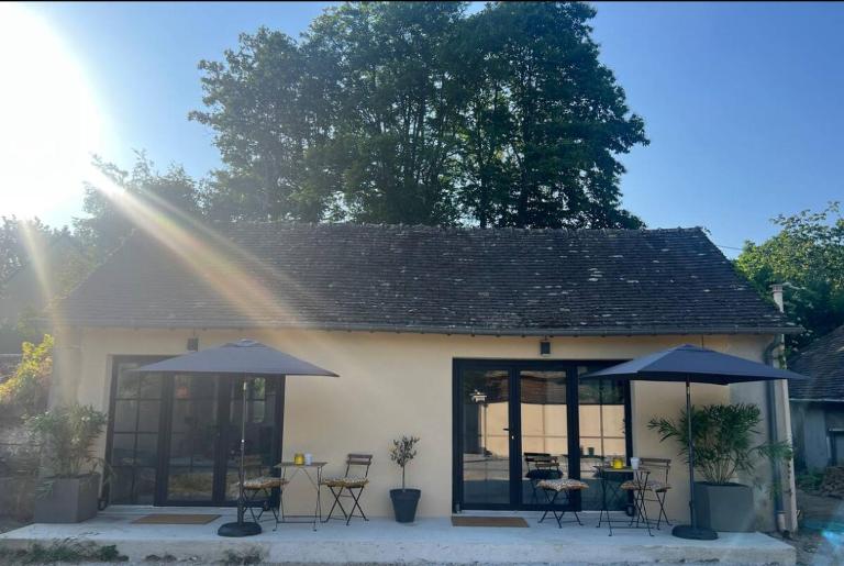 Chambre indépendante proche du Circuit des 24h et du Pôle Européen du Cheval - Bed and Breakfast Yvré-l'Évêque