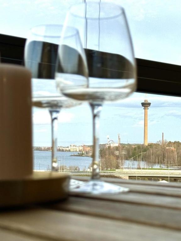 Beautiful two-room apt with lake Näsijärvi views - B&B Tampere