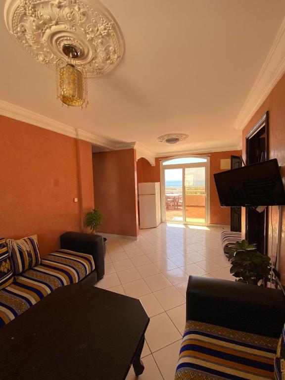 stylish with two bedrooms and a terrace APP 16 - Bed and Breakfast Tamraght Ou Fella