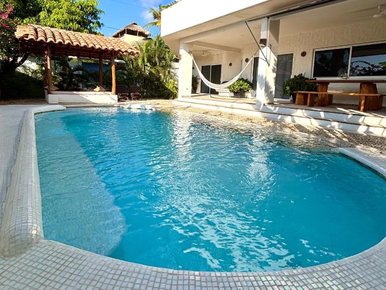 Casa Calilla, Un pequeño oasis en Punta Zicatela - Bed and Breakfast Brisas de Zicatela