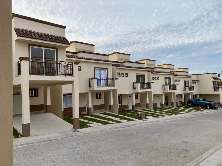 Brisas Del Mar Villa 3 BR 2 BA with pool - Bed and Breakfast Tijuana