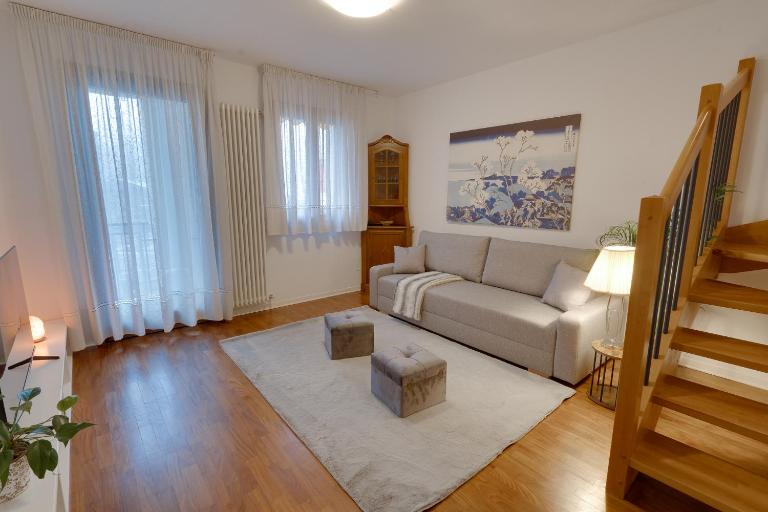 Katja's Flower Valley 90m2 con Vista Castello e 2 parcheggi, a due passi dal centro storico - Chambres d'hôtes Gorizia