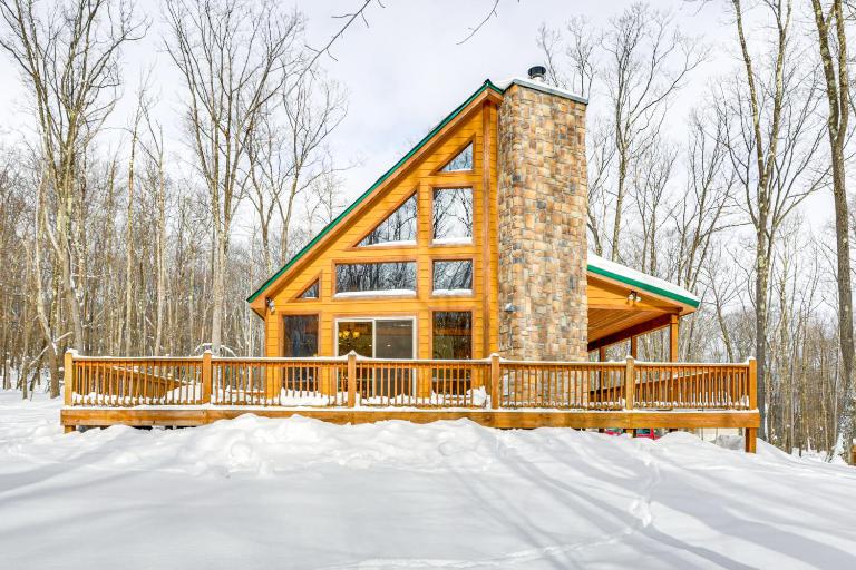 Hike, Ski & Raft: Terra Alta Cabin w/ Large Deck - B&B Terra Alta