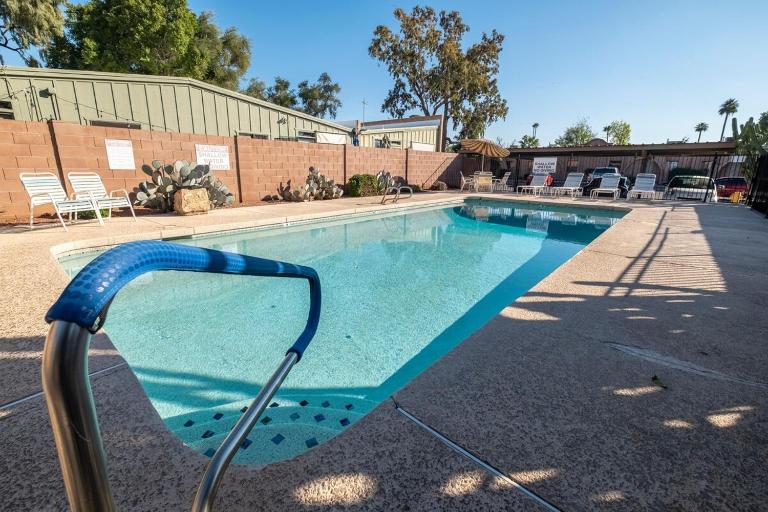 Msg for 5percent off 2Bed1and a half Bath KingQueenBeds CondoPHX - Bed and Breakfast Phoenix