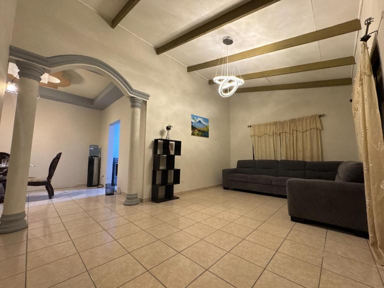 Exclusive Casa Platino Los Alamos - Bed and Breakfast San Pedro Sula