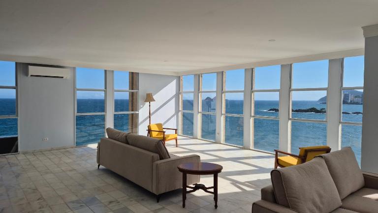 Grande apartamento Guarujá frente e junto ao mar! - B&B Guarujá