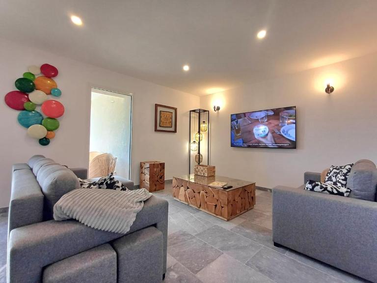 T3, 8 couchages, grande terrasse, vue mer, parking privé - B&B La Ciotat