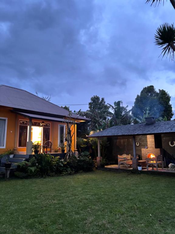 WanaHouse Wanagiri - B&B Gitgit